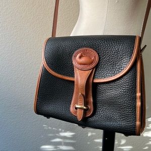 Dooney & Bourke R25 Style Black Vintage crossbody Shoulder Bag